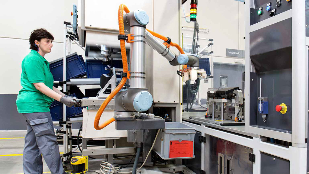 Cobots work in collaboration with workers